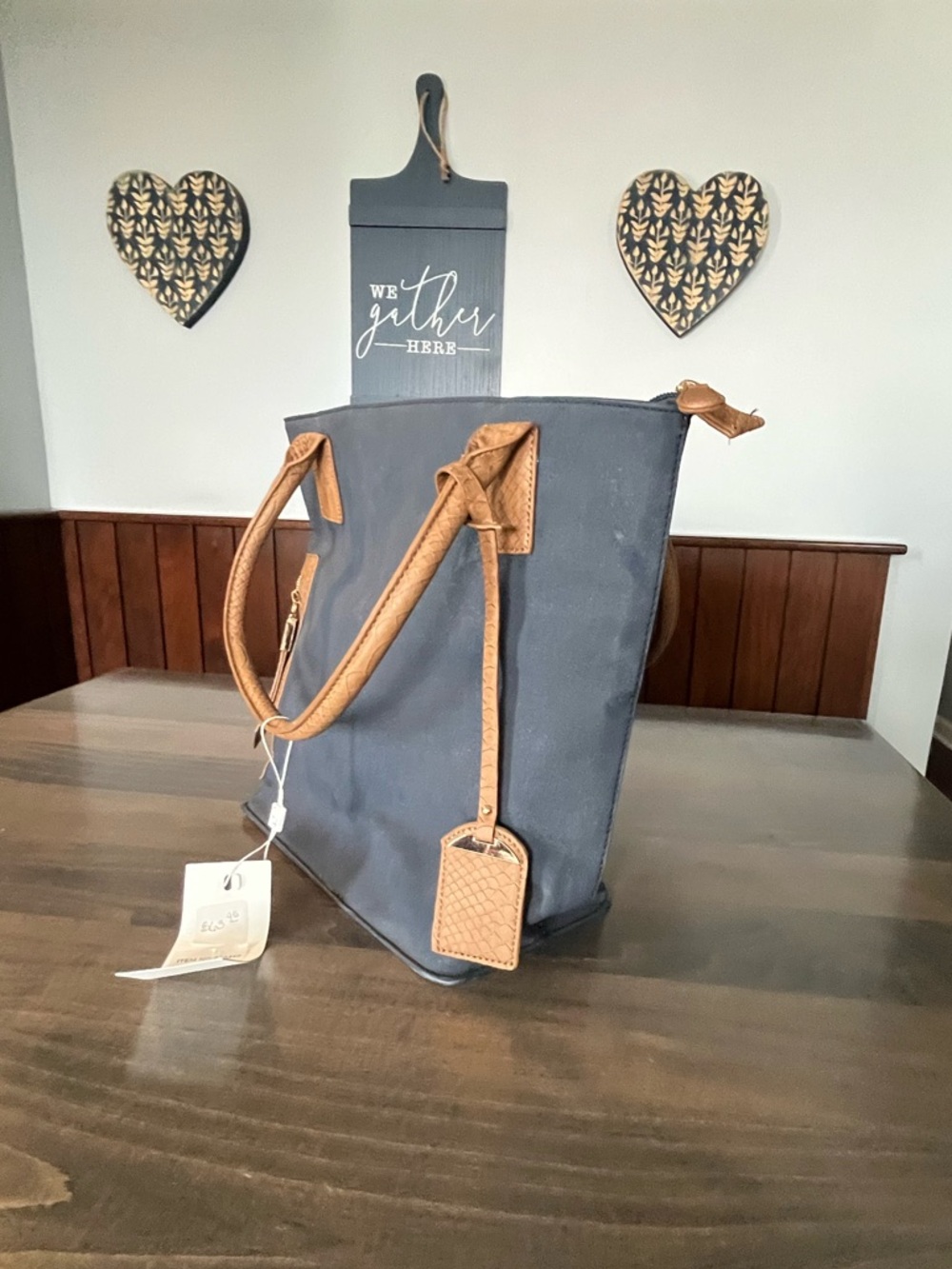Women’s Caroline Hill Shoulder Bag
NWT